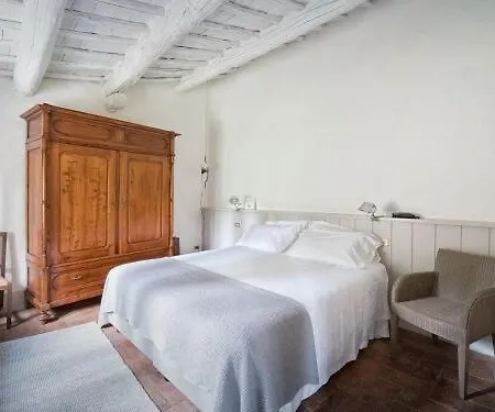 Unique With Infinity Pool Inside Chianti