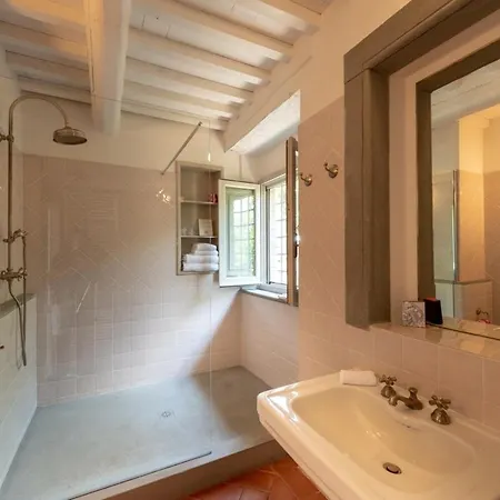 Unique With Infinity Pool Inside Chianti