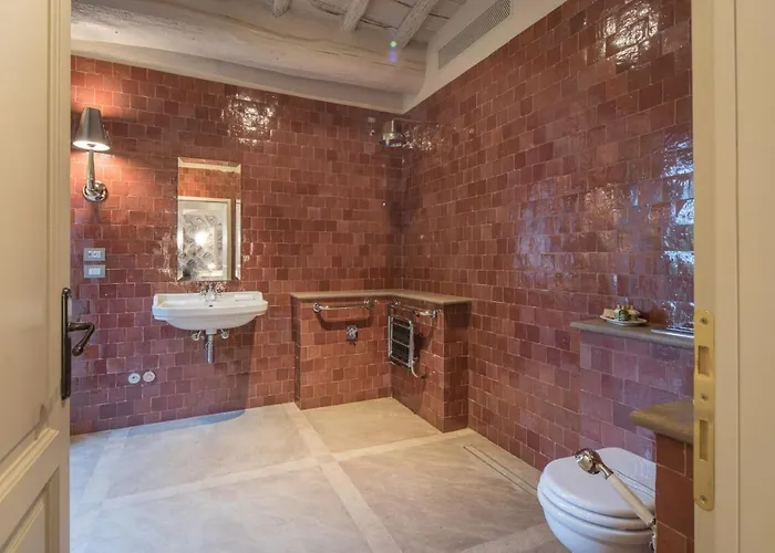 Villa Unique With Infinity Pool Inside Chianti Corti