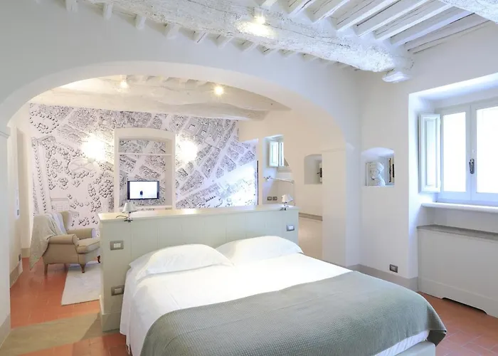 Unique With Infinity Pool Inside Chianti Villa *