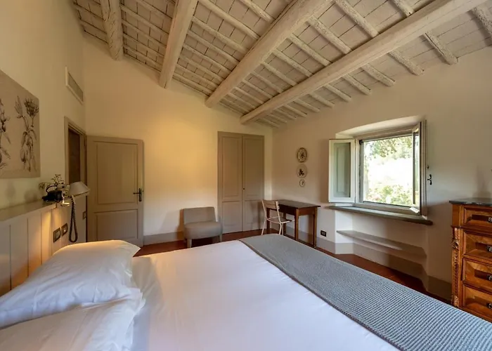 Unique With Infinity Pool Inside Chianti