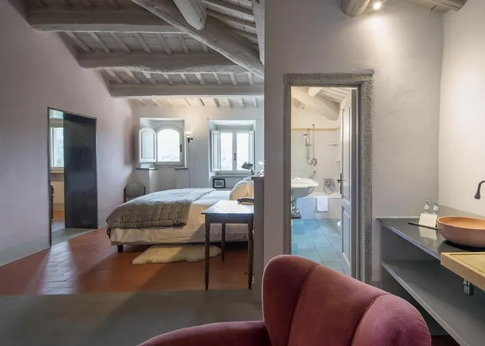 Villa Unique With Infinity Pool Inside Chianti Corti